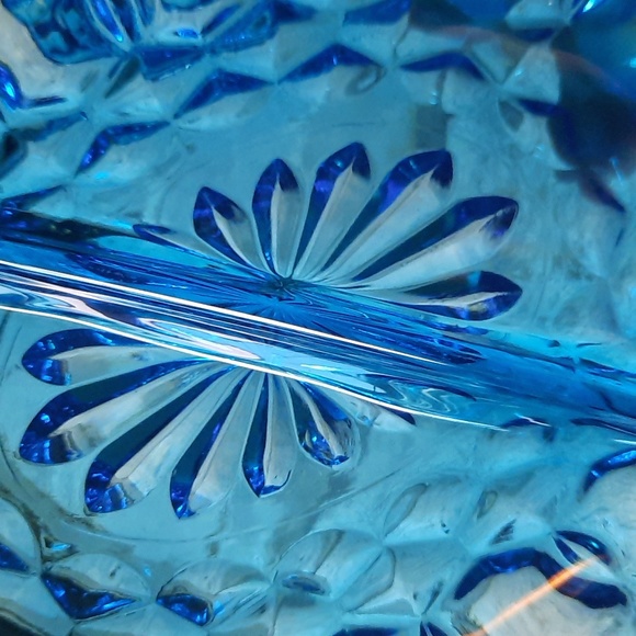 A set of two vintage Anchor Hocking blue glass servers - Picture 6 of 7